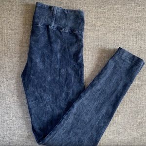 Aritzia Talula Acid Wash Blue Leggings